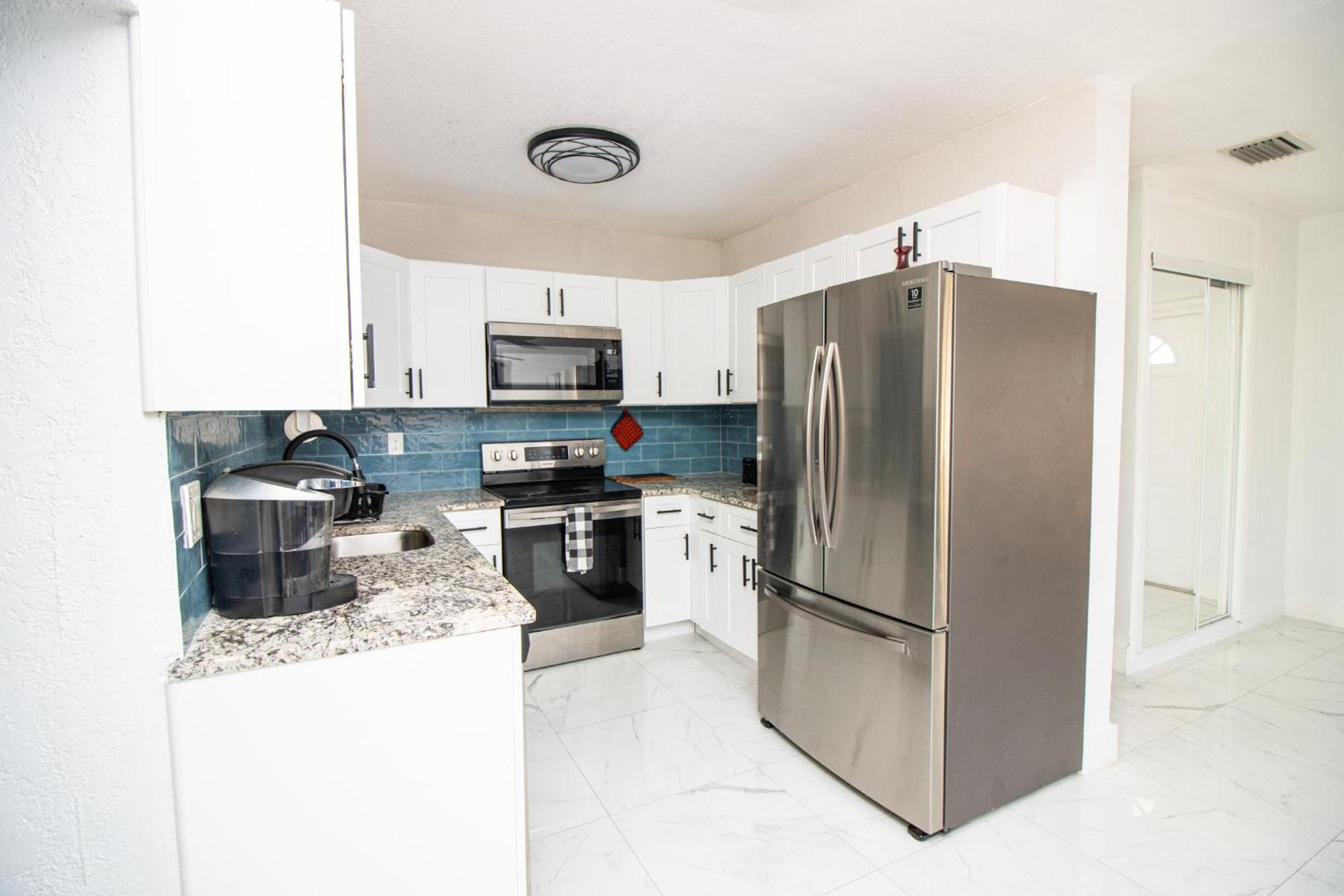 Shared Home - Close To The Beach Riviera Beach Exterior foto